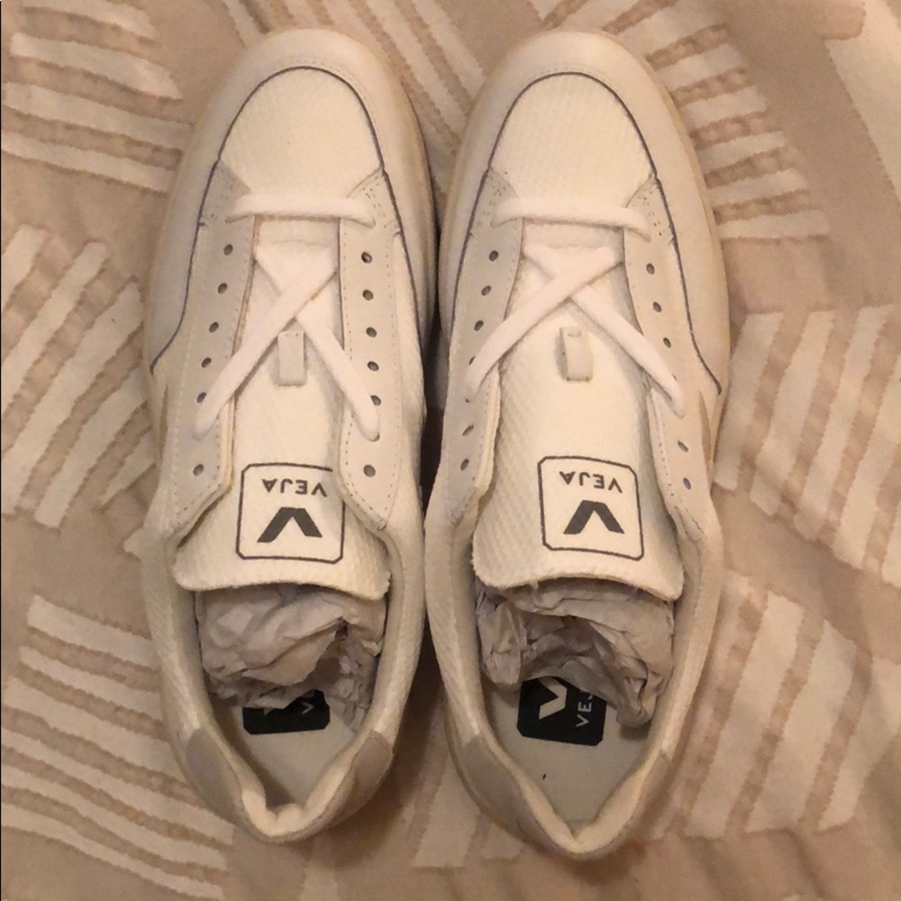 Veja V12 B-Mesh Sneaker White 38/7 BRAND NEW W BOX - Picture 4 of 6
